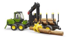 BRUDER 2133 Traktor JOHN DEERE 1210E lesný traktor s kládami