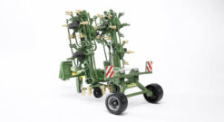 BRUDER 2224 Obracač sena KRONE KWT 8.82
