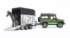 BRUDER 2592 Zelené AUTO LAND ROVER s prívesom na kone