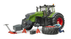 BRUDER 4041 Traktor FENDT 1050 Vario s mechanikom a náradím