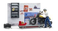 BRUDER 62102 Motodílna s figurkou mechanika a motorkou Ducati Scrambler